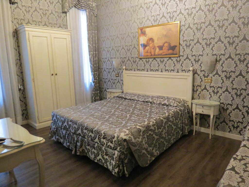 Bridge Hotel Venice