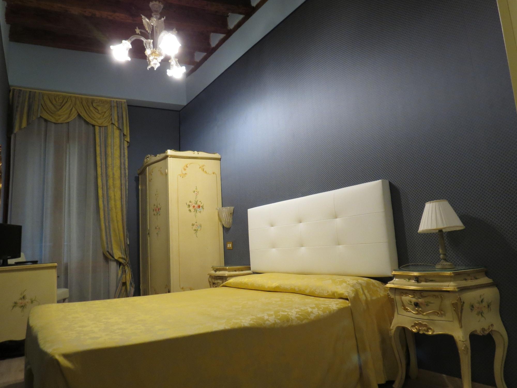 Bridge Hotel Venecia