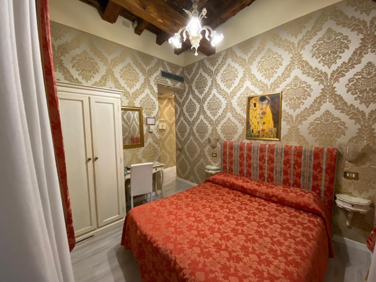Hotel Bridge Venecia